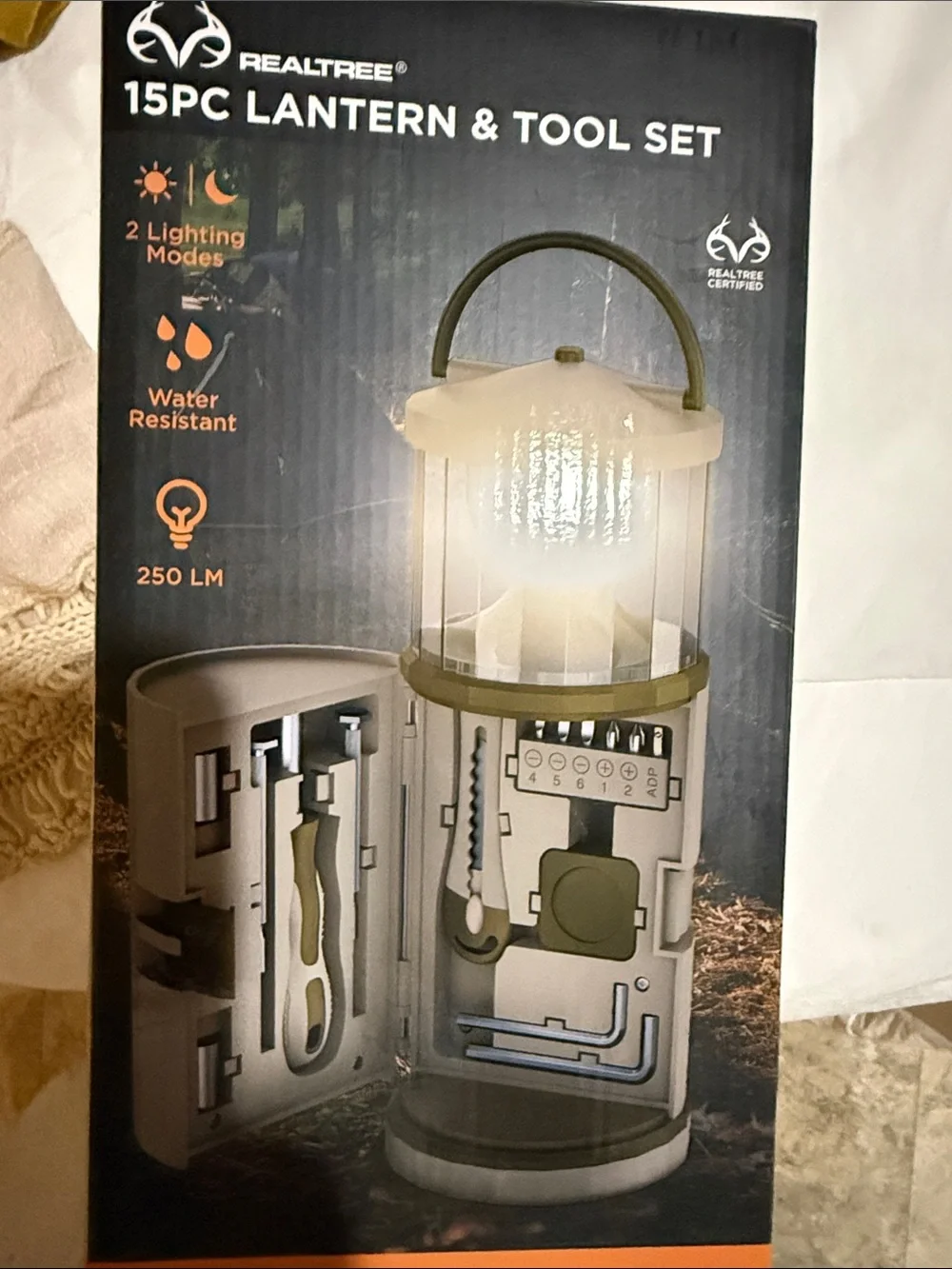 Realtree Olive Green and White 15pc Lantern & Tool Set